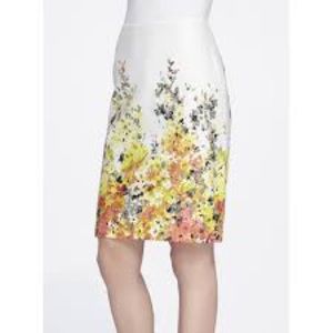 Tahari ✨ Floral print cotton blend pencil skirt ✨